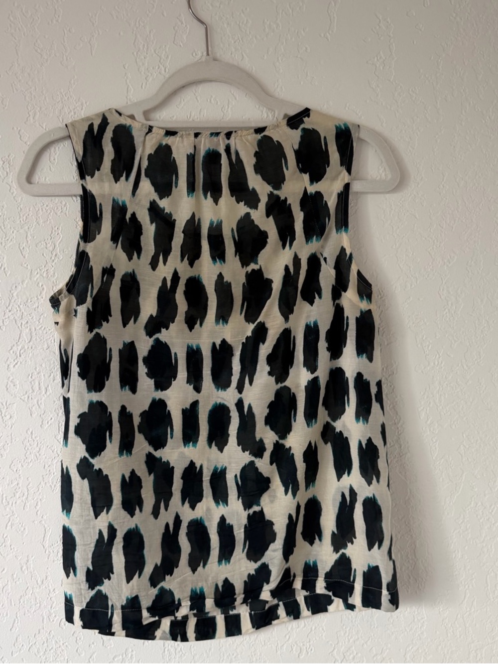 LOFT Ivory and Dark Navy Sleeveless Pintuck Animal-Print Camisole - Picture 2 of 7